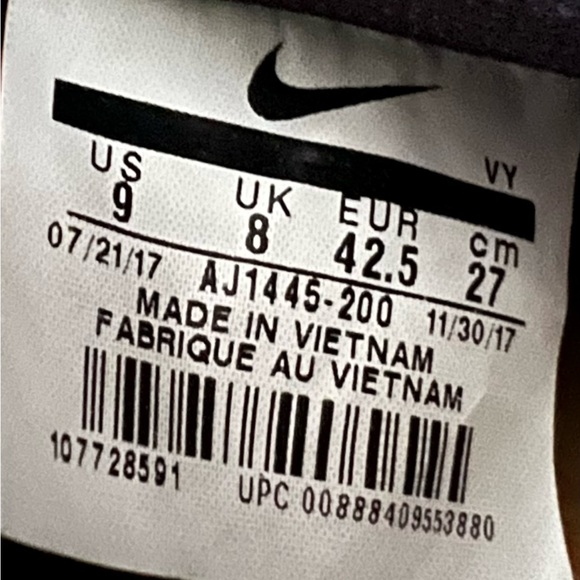 NIKE SB Dunk Mid: Lewis Marnell (9D) - Picture 3 of 3